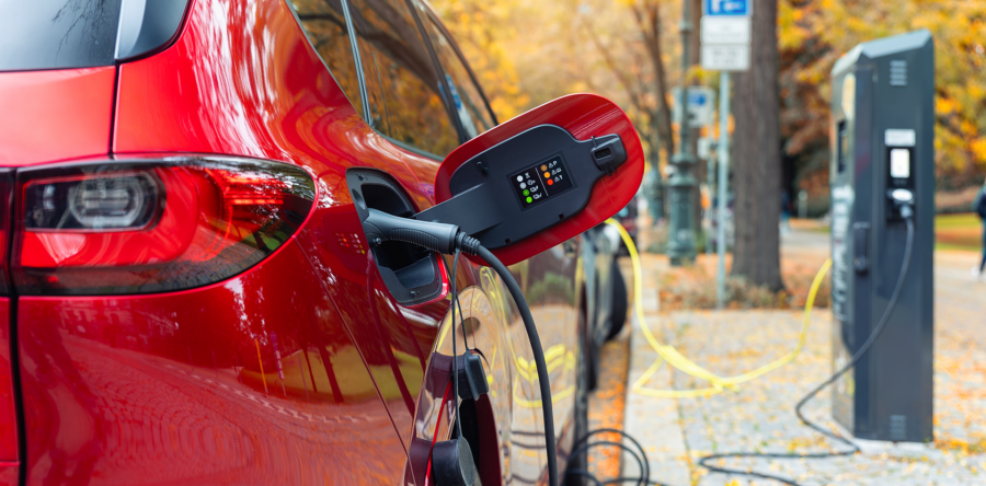Elektrisch of hybride rijden? Kijk naar het totaalplaatje